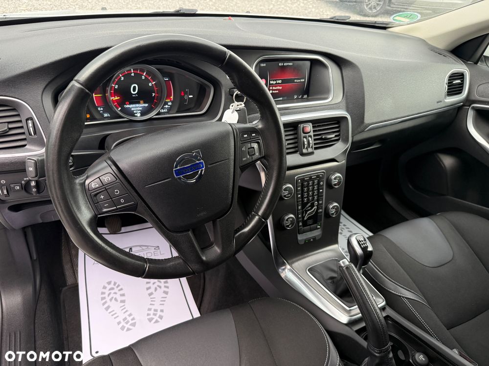 Volvo V40 T3 Drive-E R-Design Momentum - 8