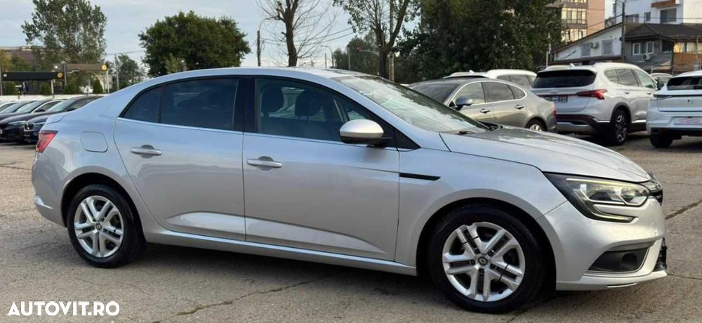 Renault Megane - 11