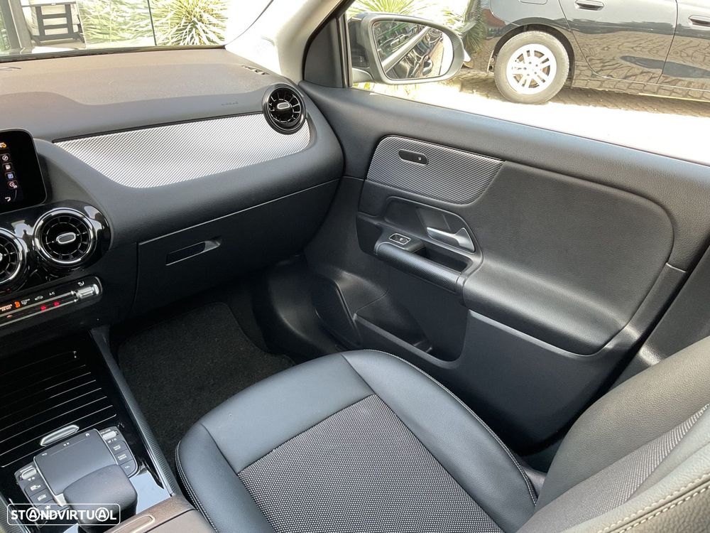 Mercedes-Benz GLA 200 d - 37