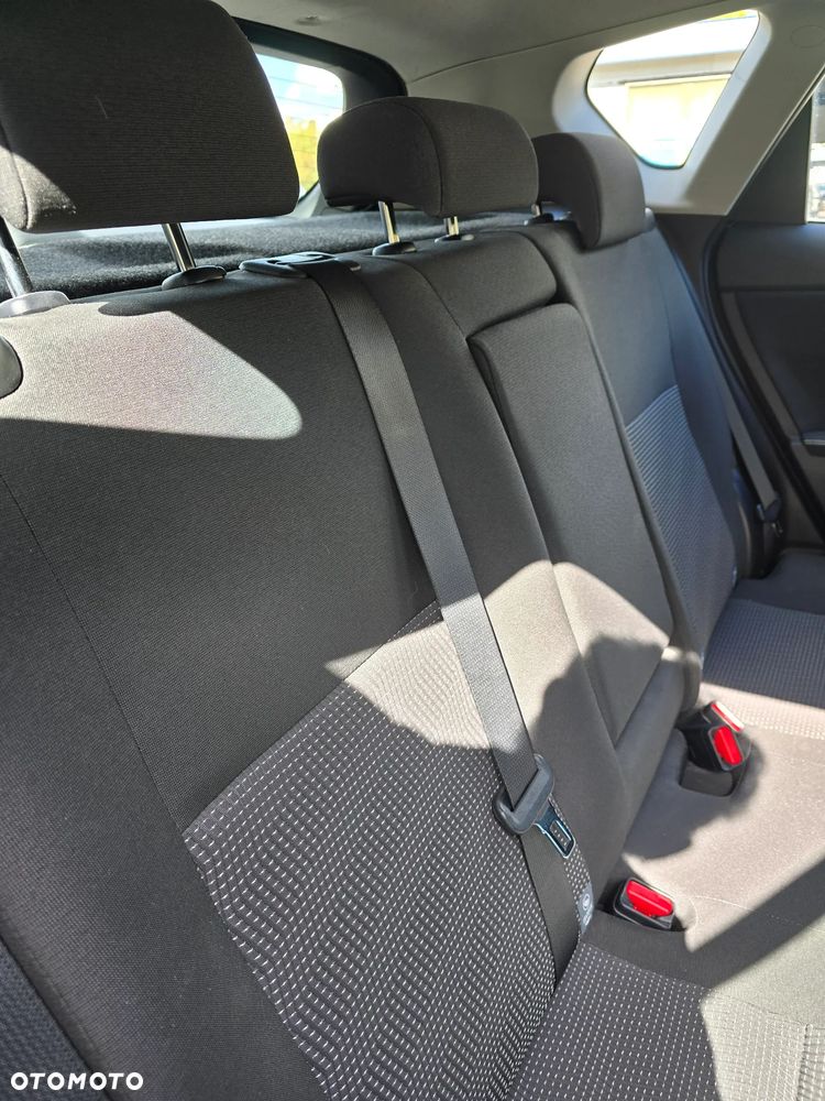 Toyota Auris 1.6 Premium MS - 27