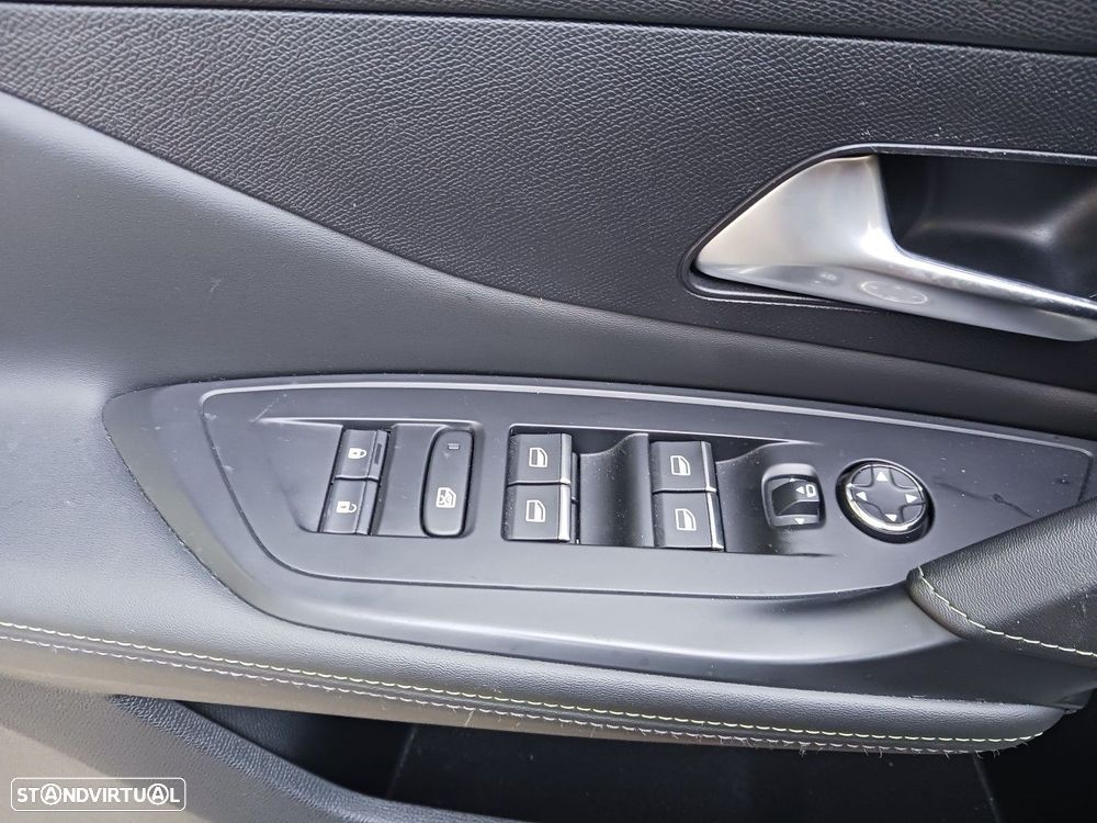 Peugeot 408 1.6 Hybrid GT e-EAT8 - 27