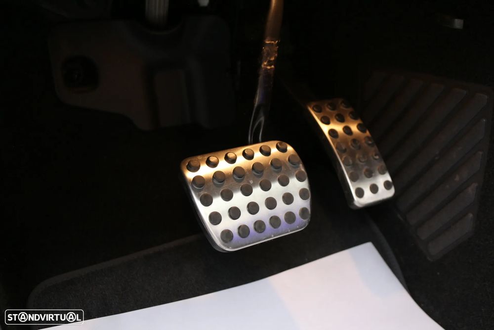 Mercedes-Benz GLA 250 e AMG Line - 36