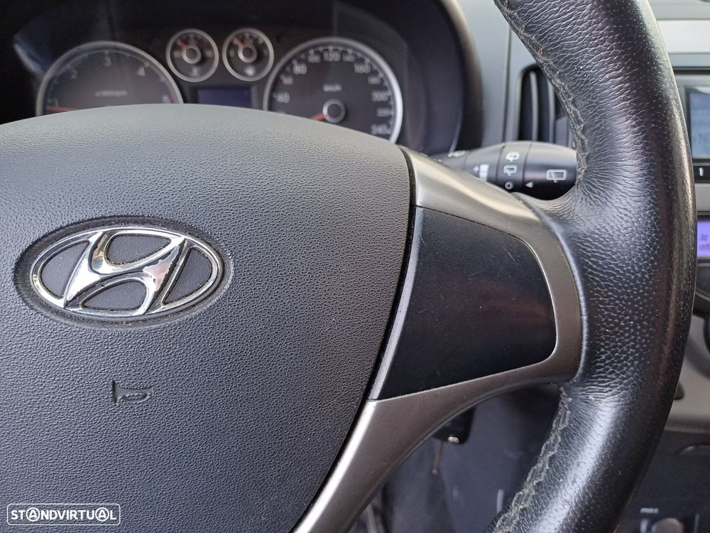 Hyundai i30 CW 1.6 CRDi Comfort - 24