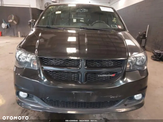 Dodge Grand Caravan 3.6 R/T - 32