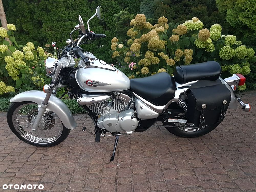 Suzuki Intruder - 7