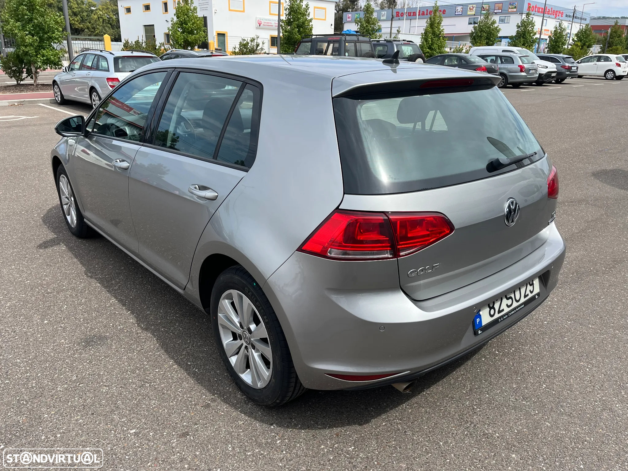 VW Golf 1.6 TDi BlueMotion Confortline - 3