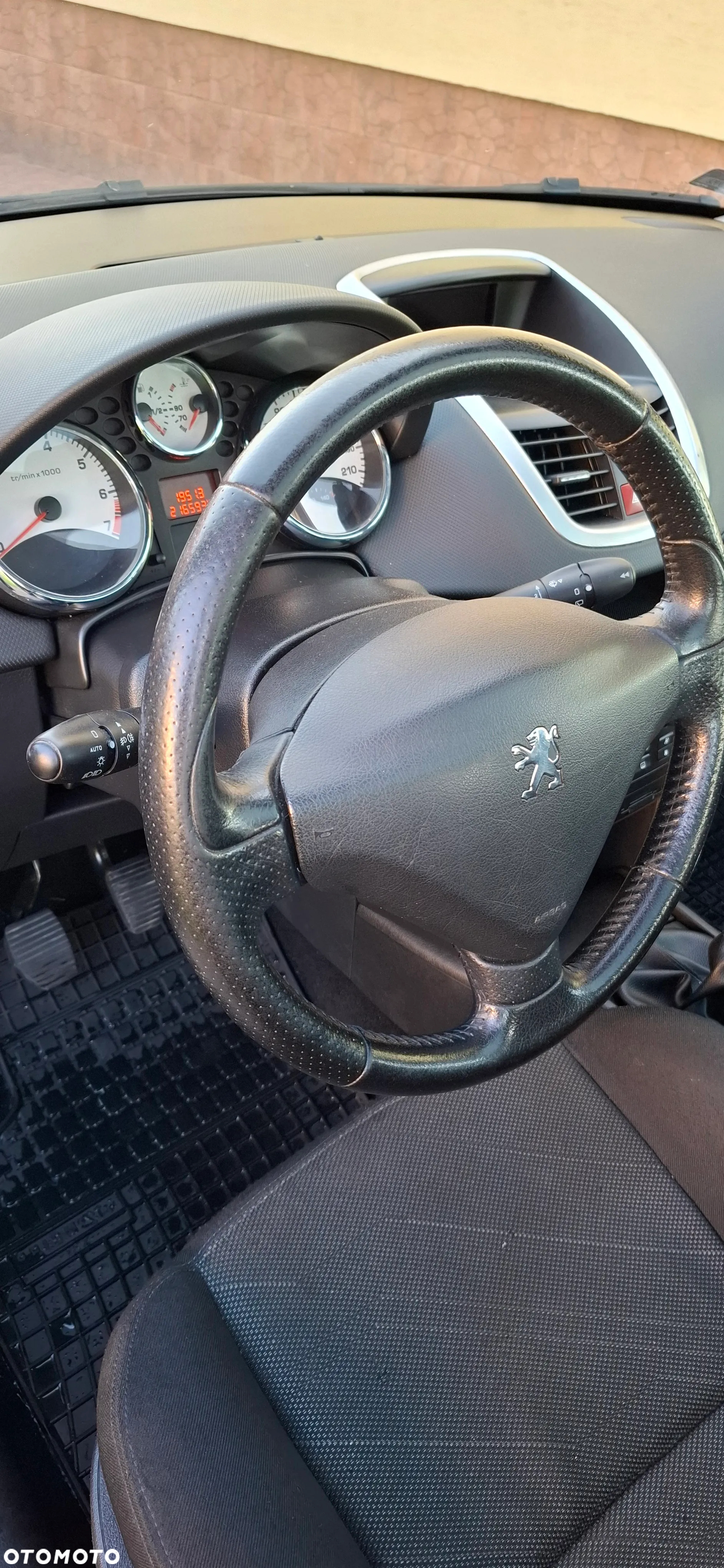 Peugeot 207 1.4 16V Presence - 5