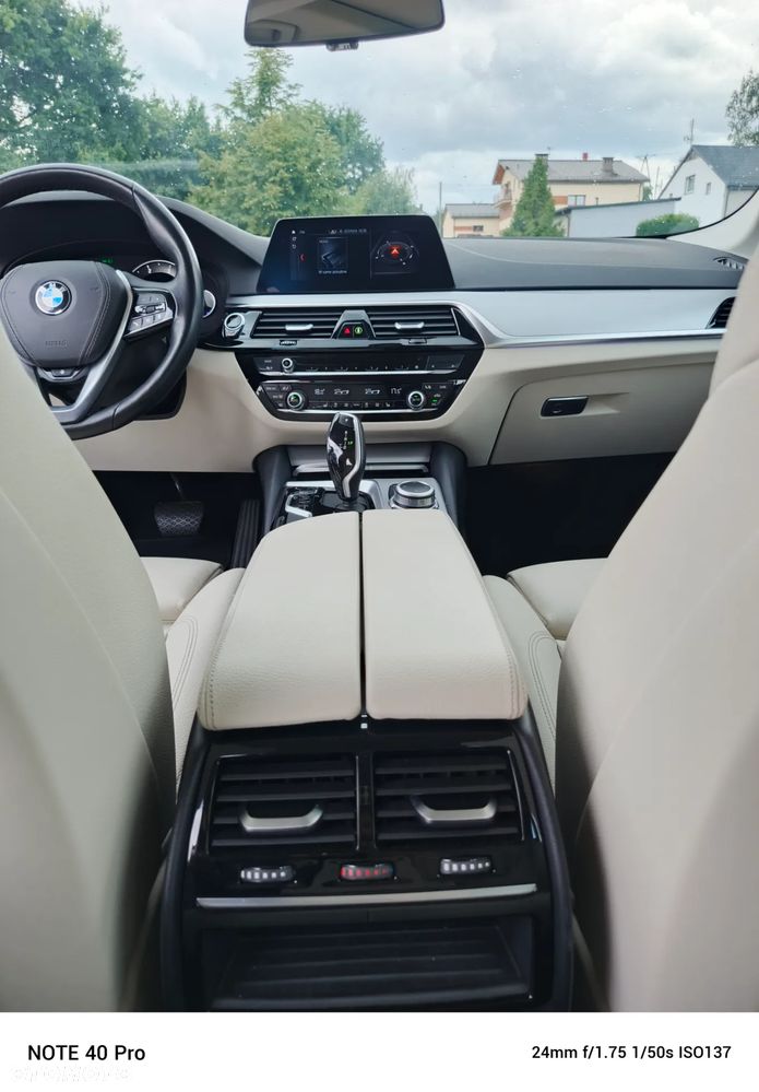 BMW Seria 5 530d Touring - 14