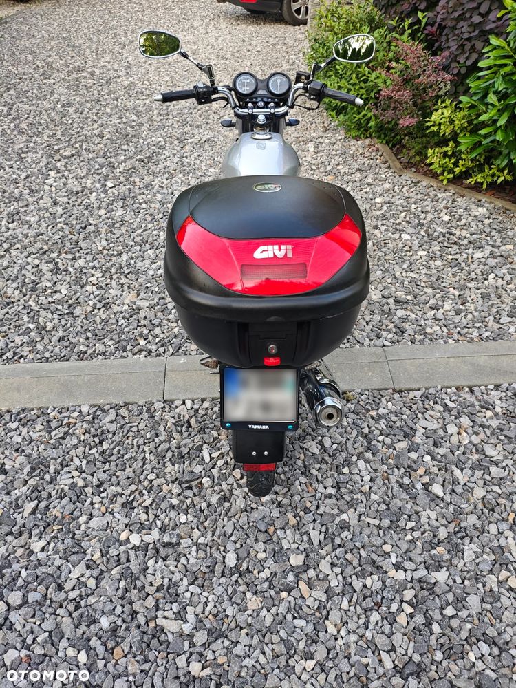 Yamaha YBR - 8