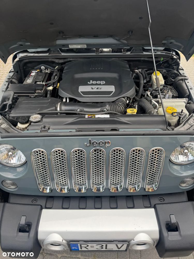 Jeep Wrangler 3.6 Unlim Sahara - 10