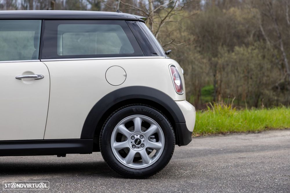 MINI 3 Portas One D - 17