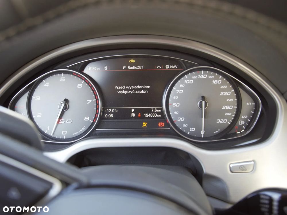 Audi S8 - 8