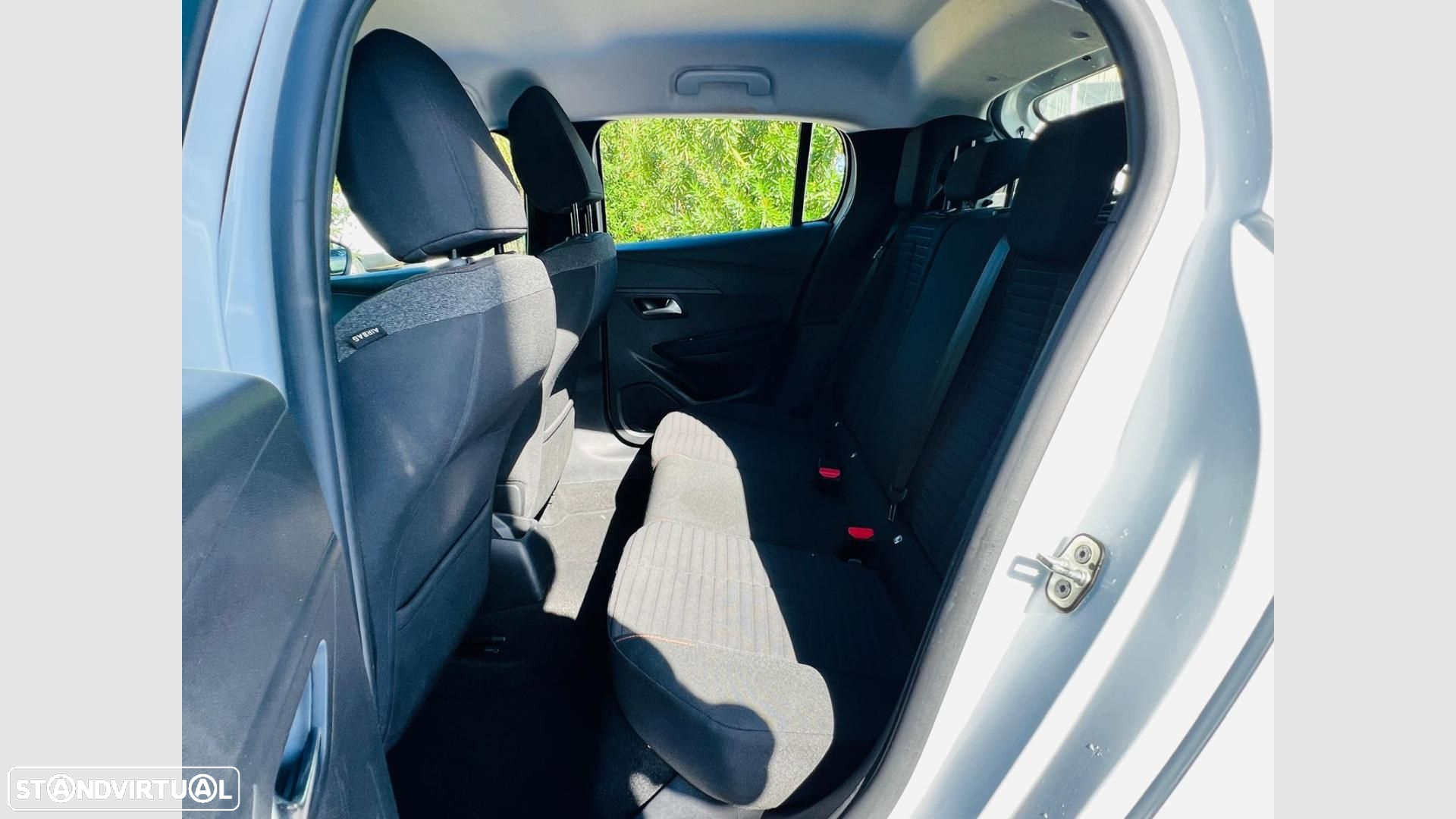 Peugeot 208 1.2 PureTech Active - 12