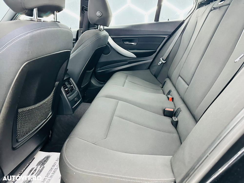 BMW Seria 3 318d Aut. Blue Performance Sport Line - 16