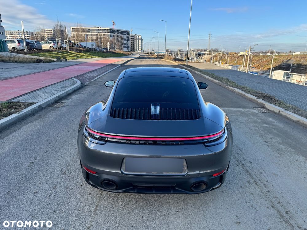 Porsche 911 Carrera GTS - 8