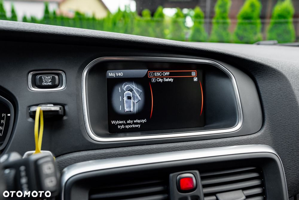 Volvo V40 D4 Geartronic R Design - 34