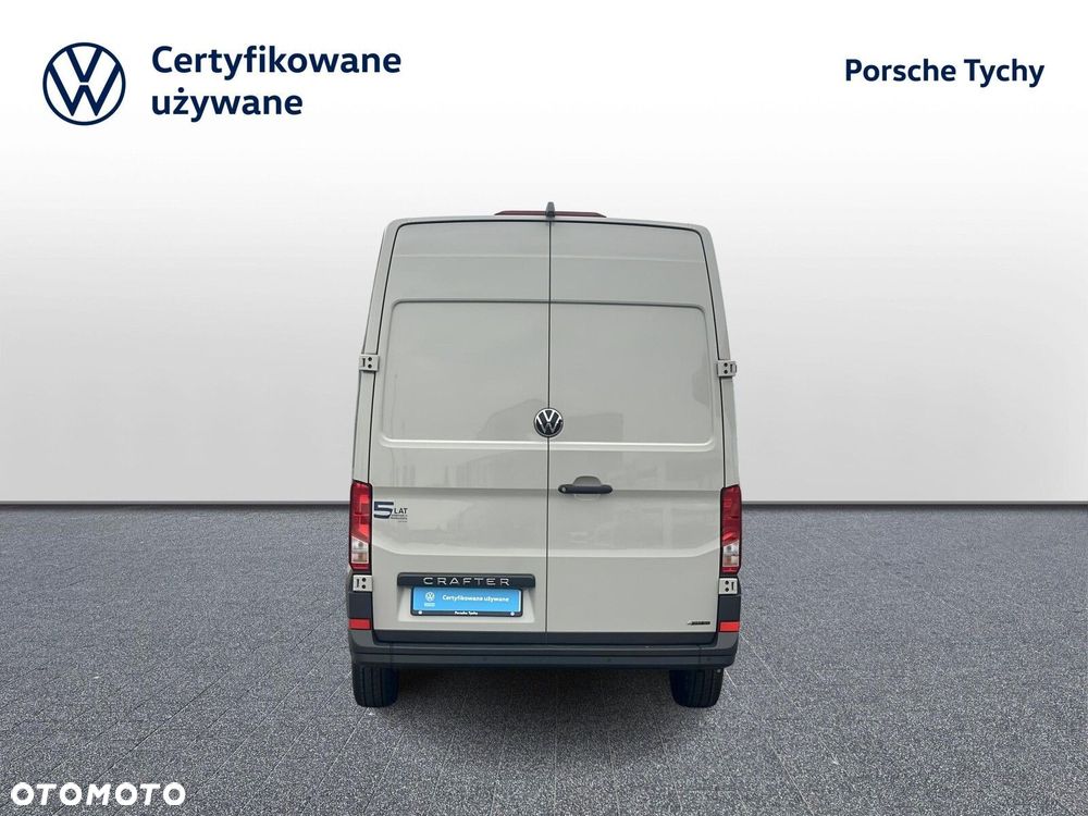Volkswagen Crafter Crafter 35 Furgon, silnik: 2,0 l  130 kW, skrzynia biegów: napęd 4MOTION, automatyczna 8-biegowa rozstaw osi: 3640 mm - 28