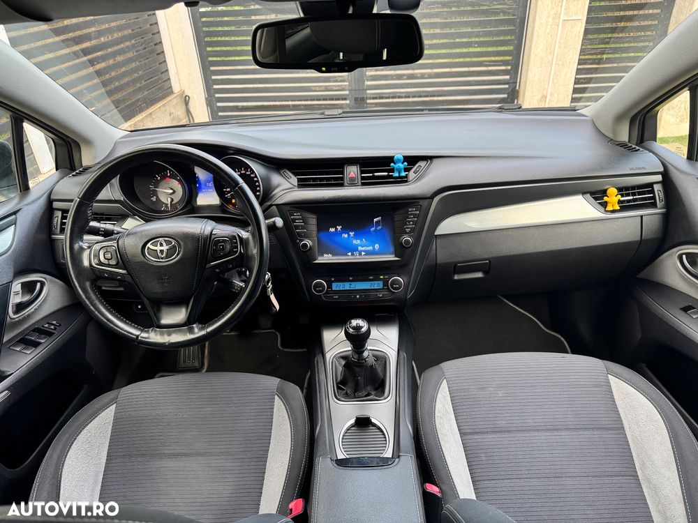 Toyota Avensis - 5