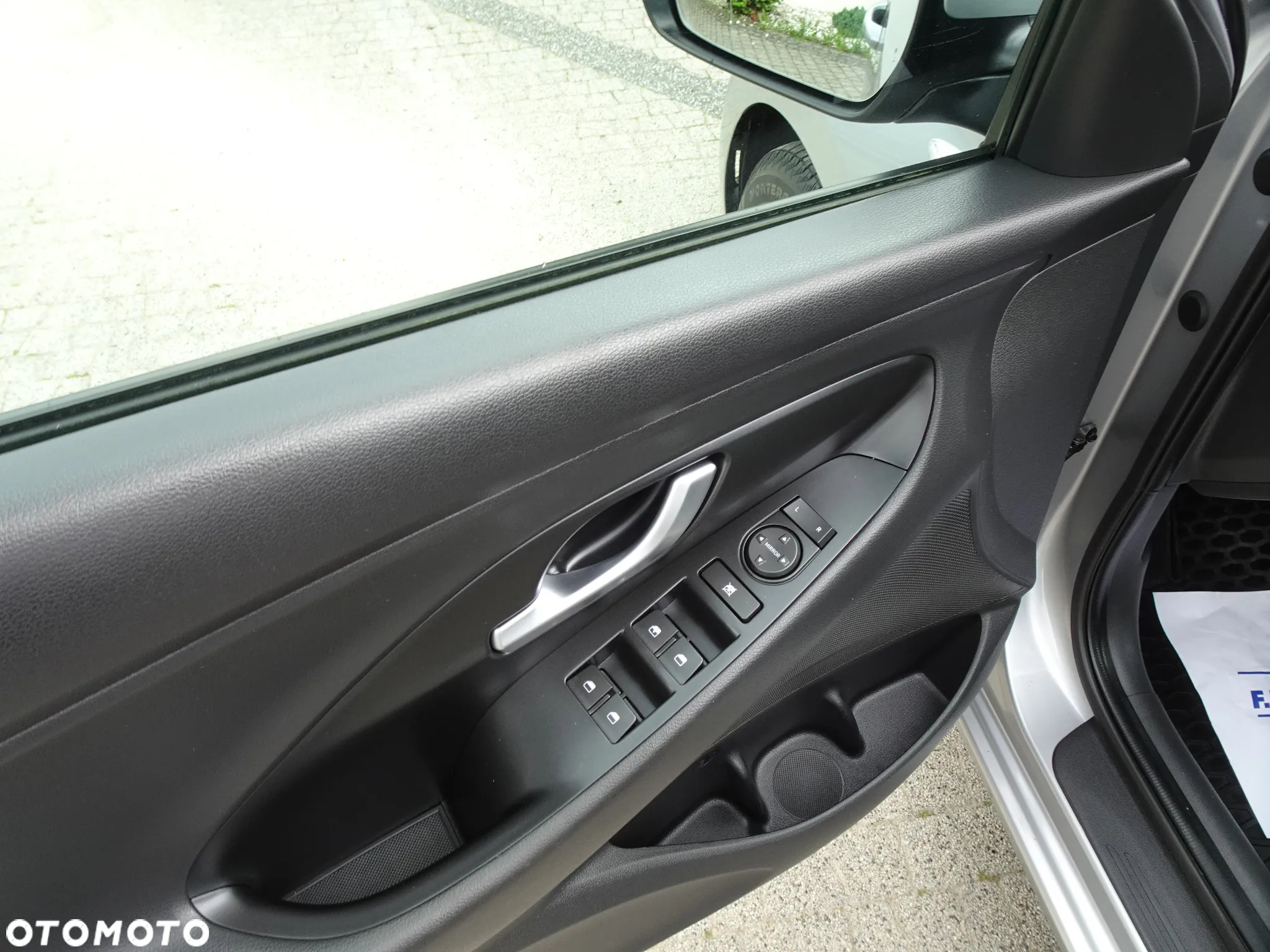 Hyundai i30 1.5 DPI Classic + - 35