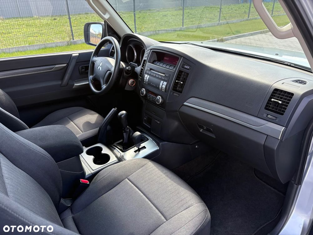 Mitsubishi Pajero 3.2 DI-D - 12