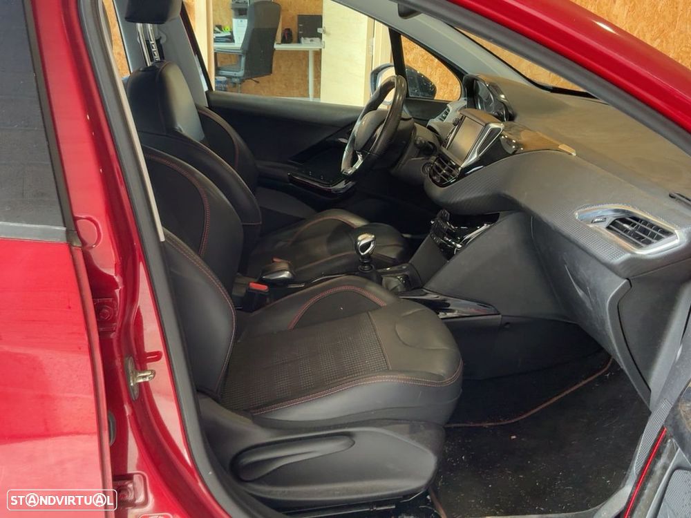 Peugeot 2008 1.2 PureTech GT Line - 8