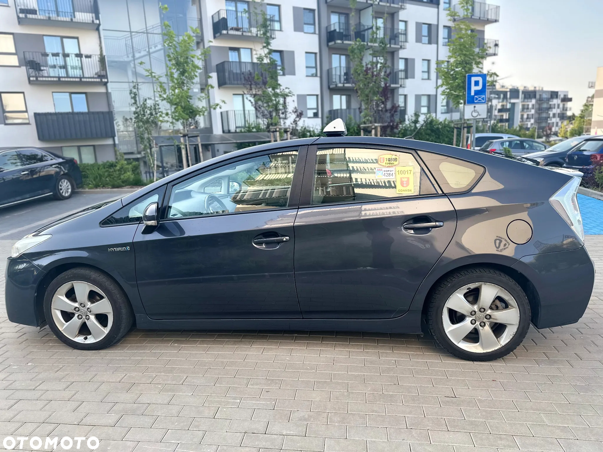 Toyota Prius - 4
