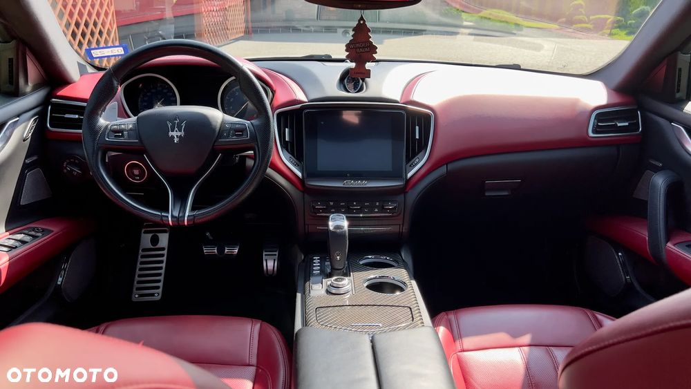 Maserati Ghibli S GranSport - 25