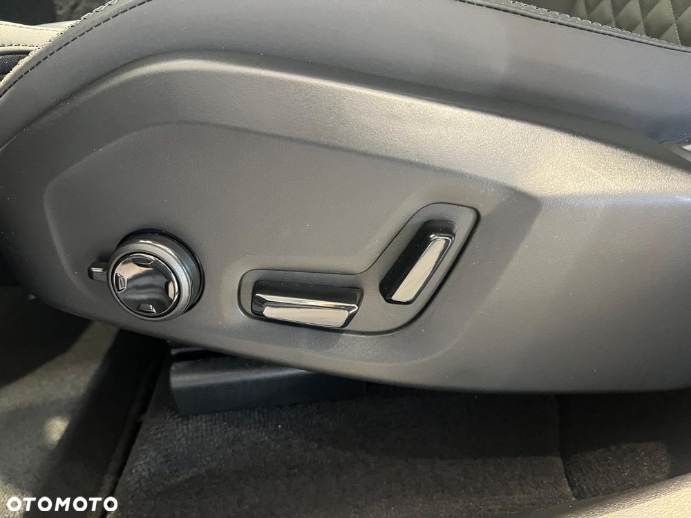 Volvo XC 60 B5 B AWD Plus Bright - 29