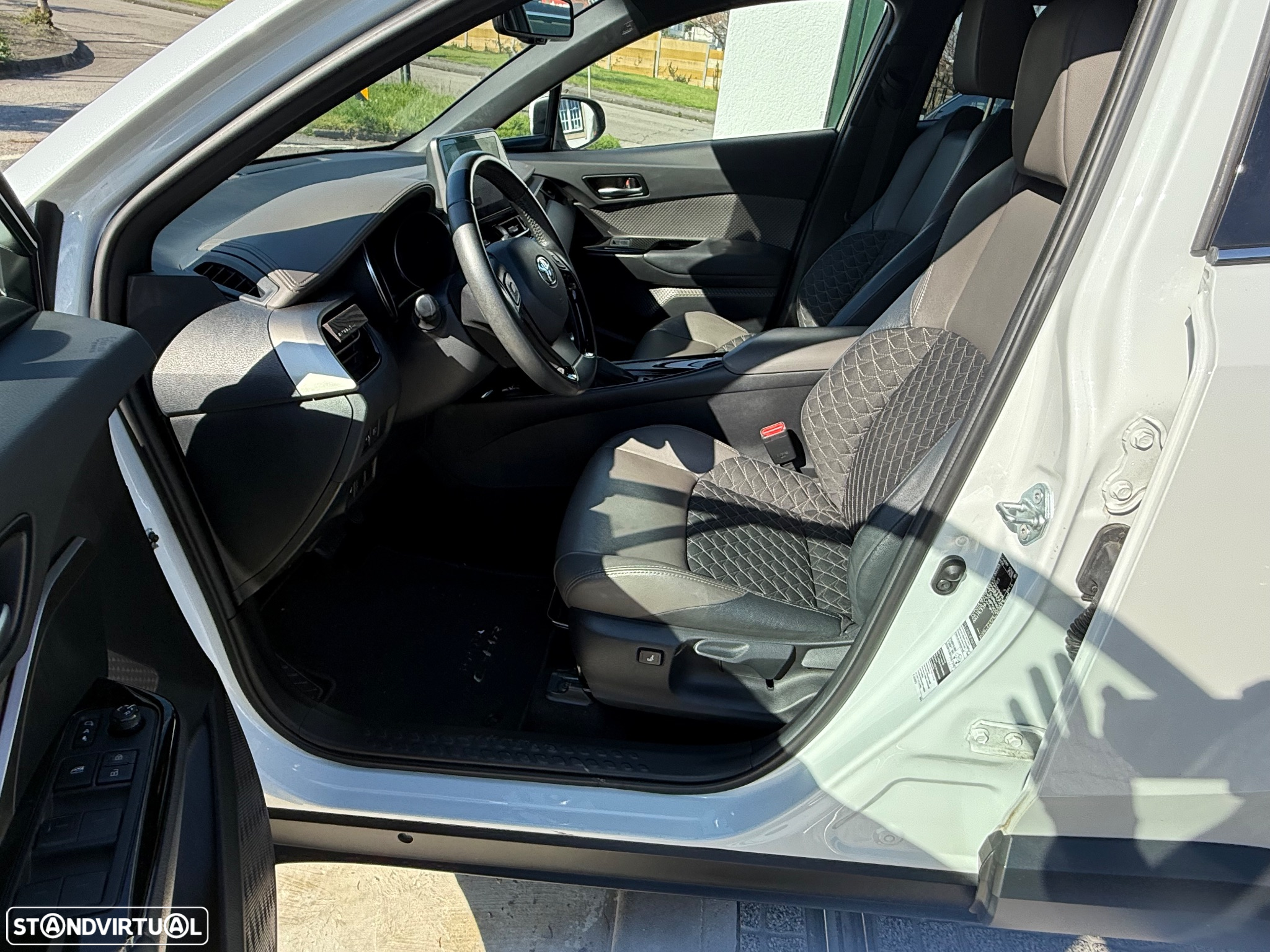 Toyota C-HR 1.8 Hybrid Square Collection - 9
