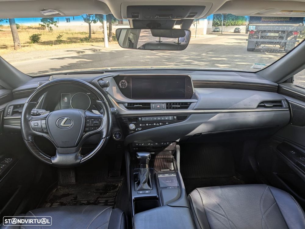Lexus ES 300h Executive+ - 12