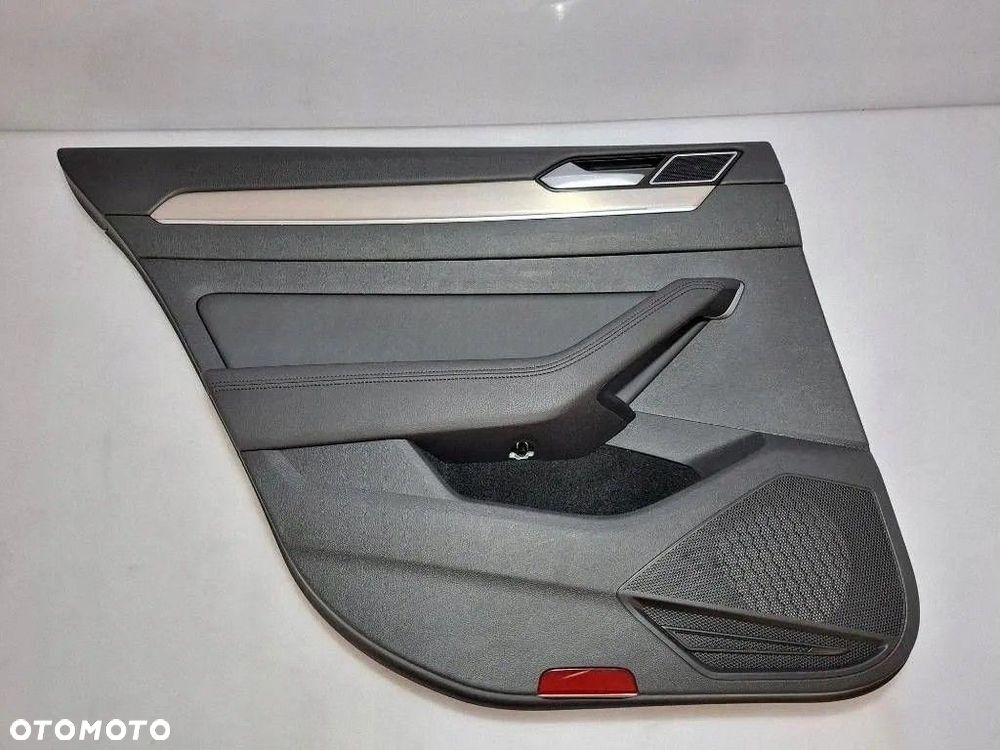 VW PASSAT B8 2019 Kombi Boczek drzwi tylnych prawy skóra LED 3G5867211 - 1