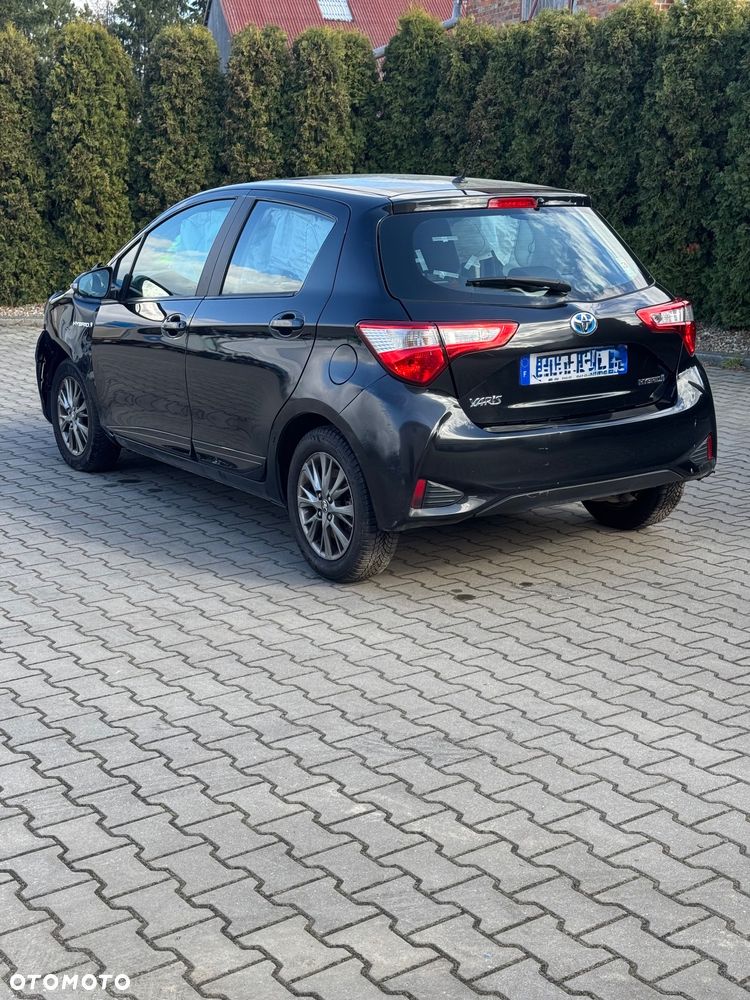 Toyota Yaris Hybrid 100 Life - 8