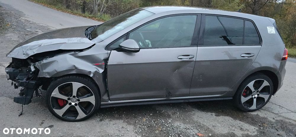 Volkswagen Golf GTI (BlueMotion Technology) DSG - 18