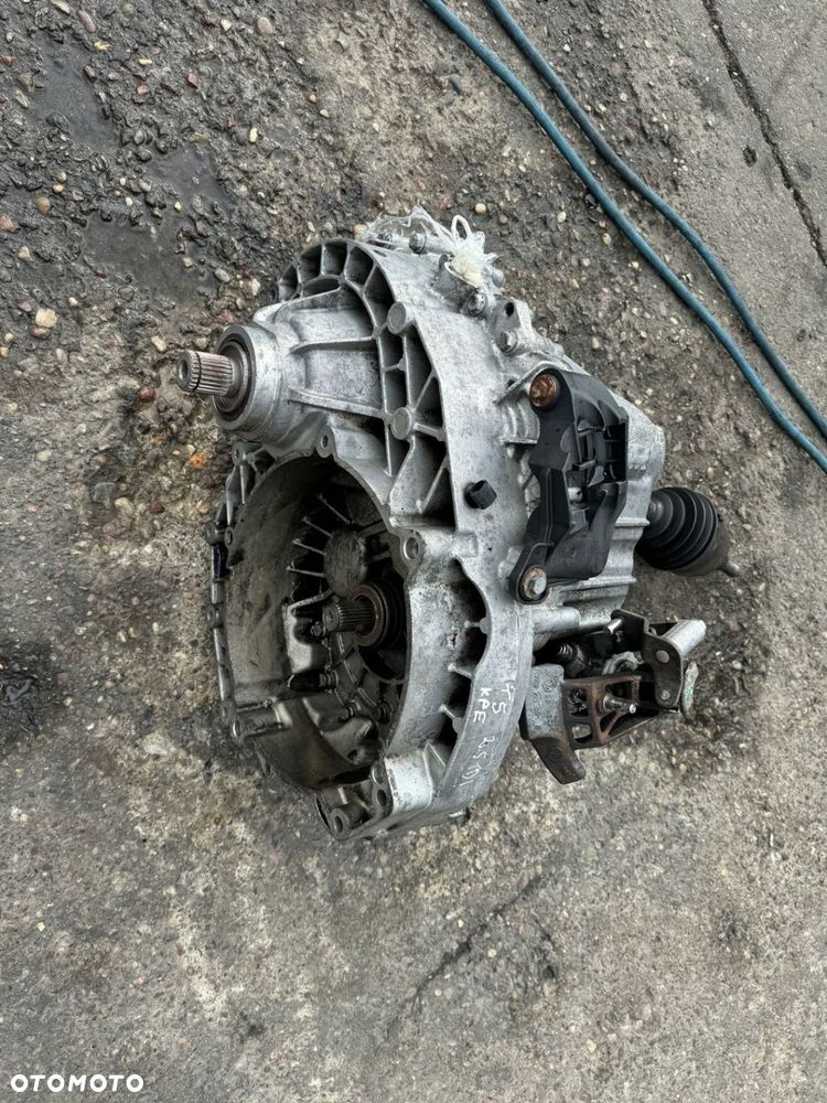 VW T5 2,5TDI 04-10r skrzynia 6 biegów KPE - 3