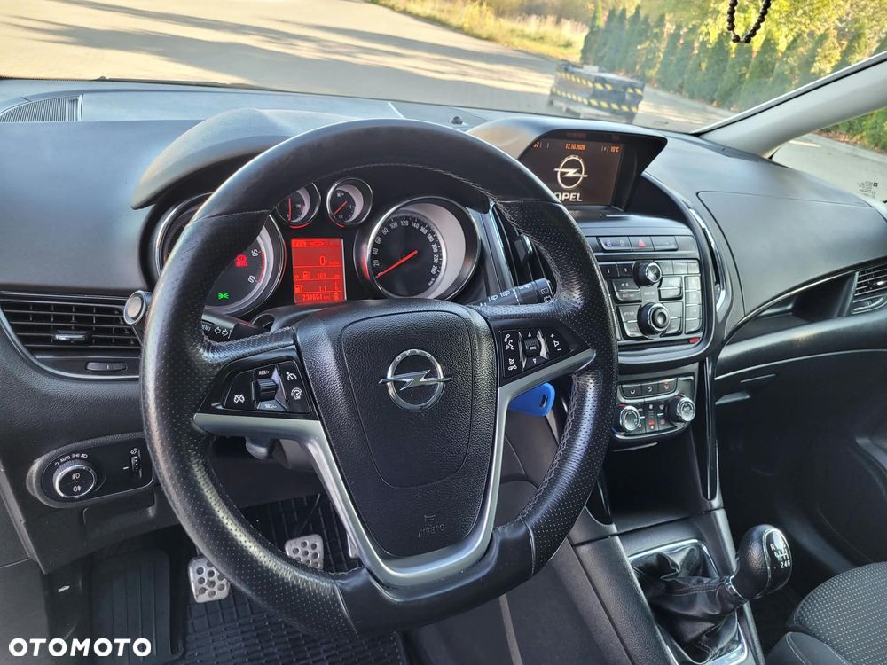 Opel Zafira - 15