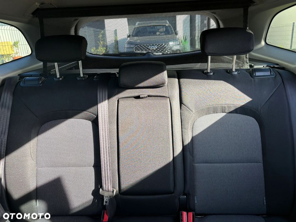 Kia Ceed - 11