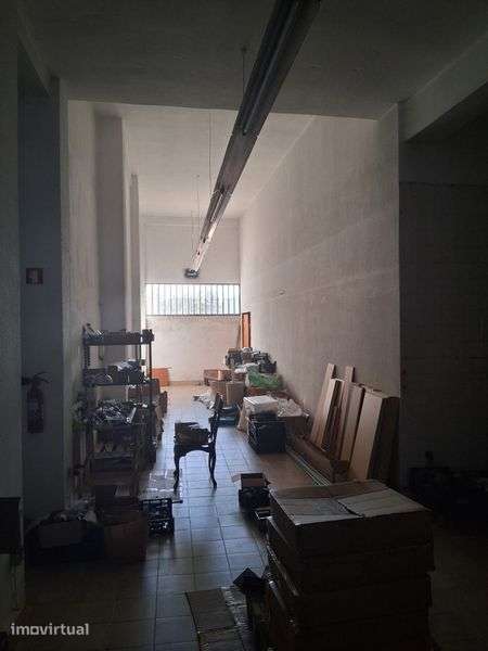 Arrenda se Espaço Comercial ou Armazém - Grande imagem: 4/4