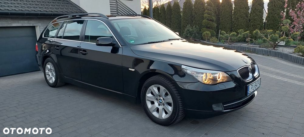 BMW Seria 5 525d - 23
