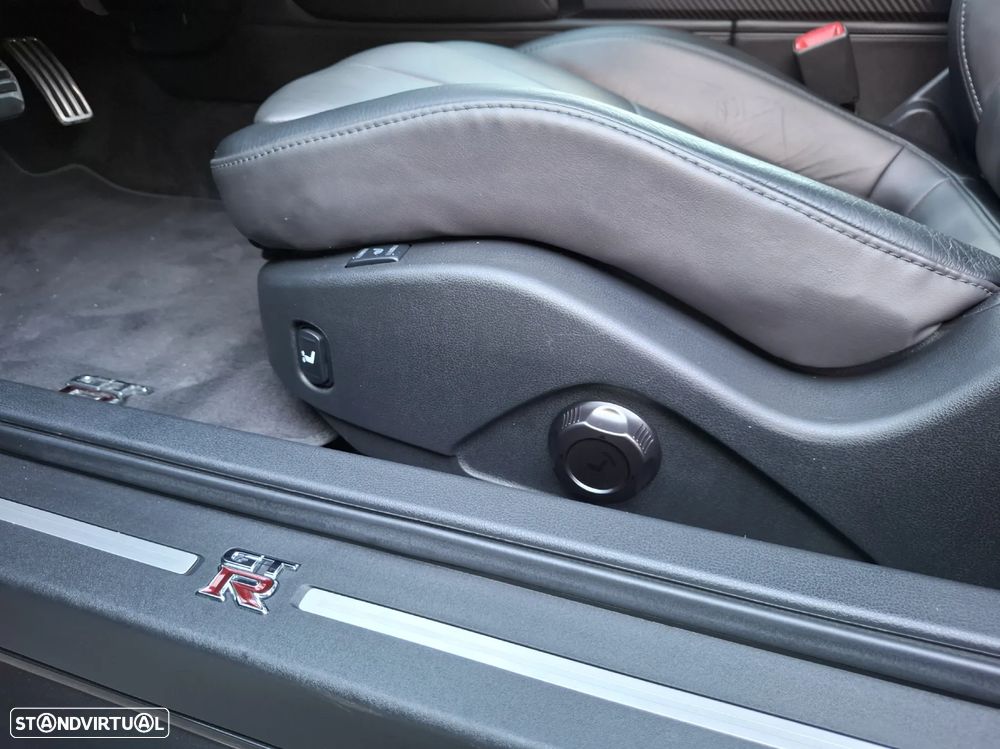 Nissan GT-R 3.8 V6 Black Edition - 31