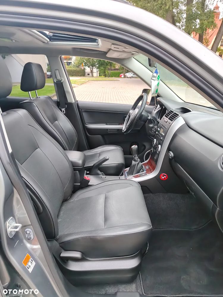 Suzuki Grand Vitara 1.9 DDiS Premium - 10