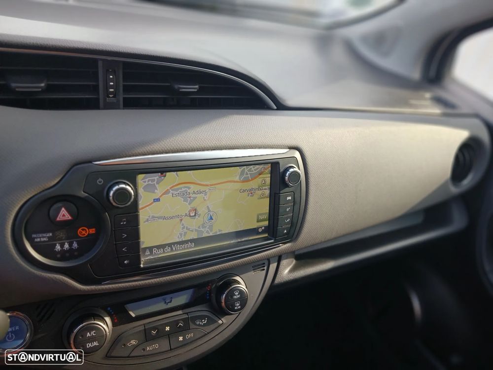 Toyota Yaris 1.5 HSD Exclusive - 17
