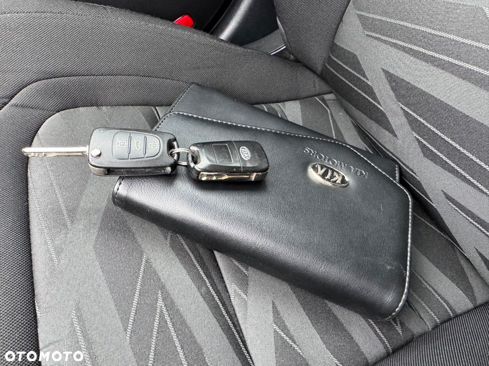 Kia Ceed - 35