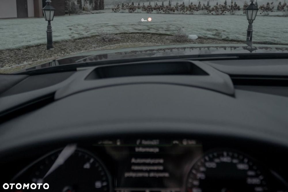 Audi A8 - 30