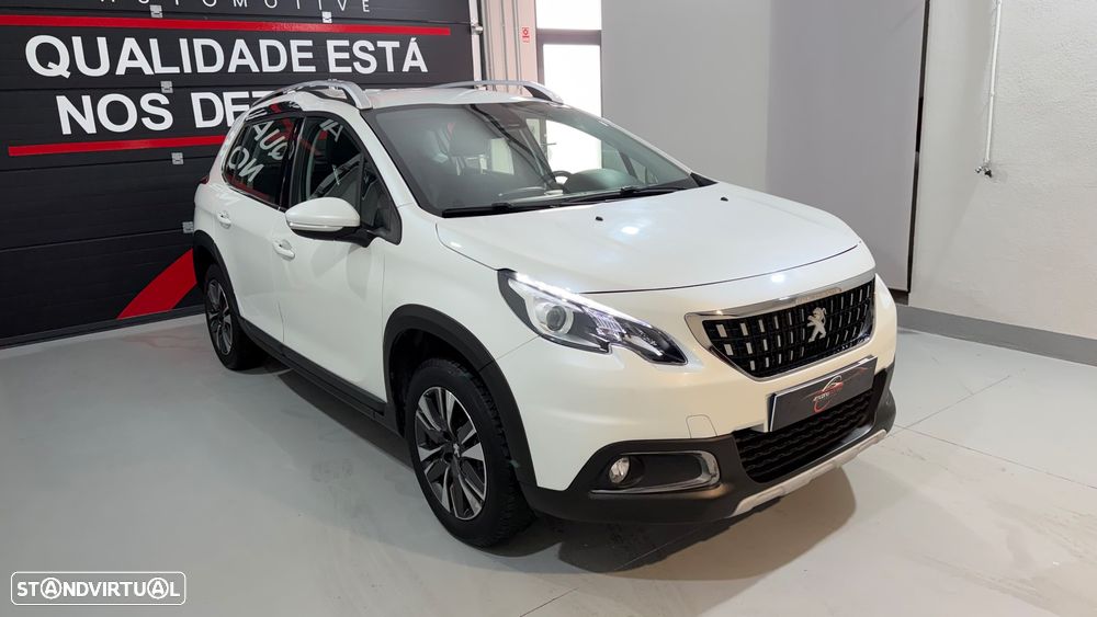 Peugeot 2008 1.2 PureTech Allure - 4