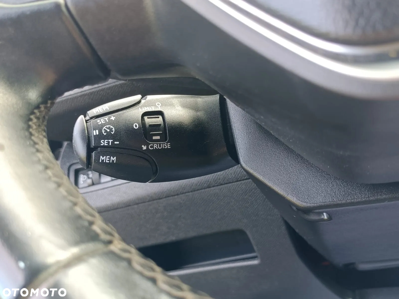 Peugeot 3008 1.6 BlueHDi Active S&S EAT6 - 27