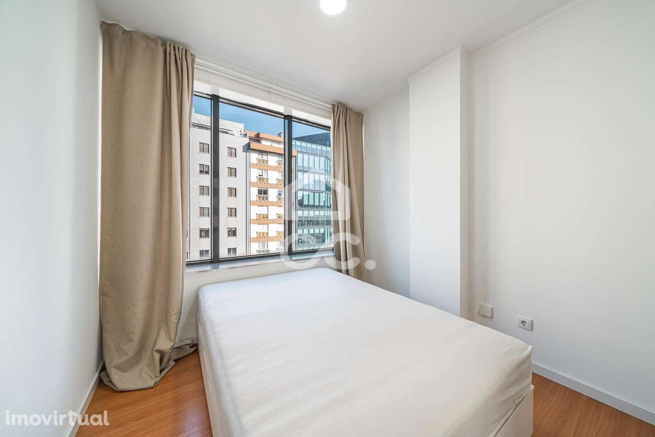 Escritório convertido em estúdio T1 remodelado | Av. da República – Me - Grande imagem: 5/28