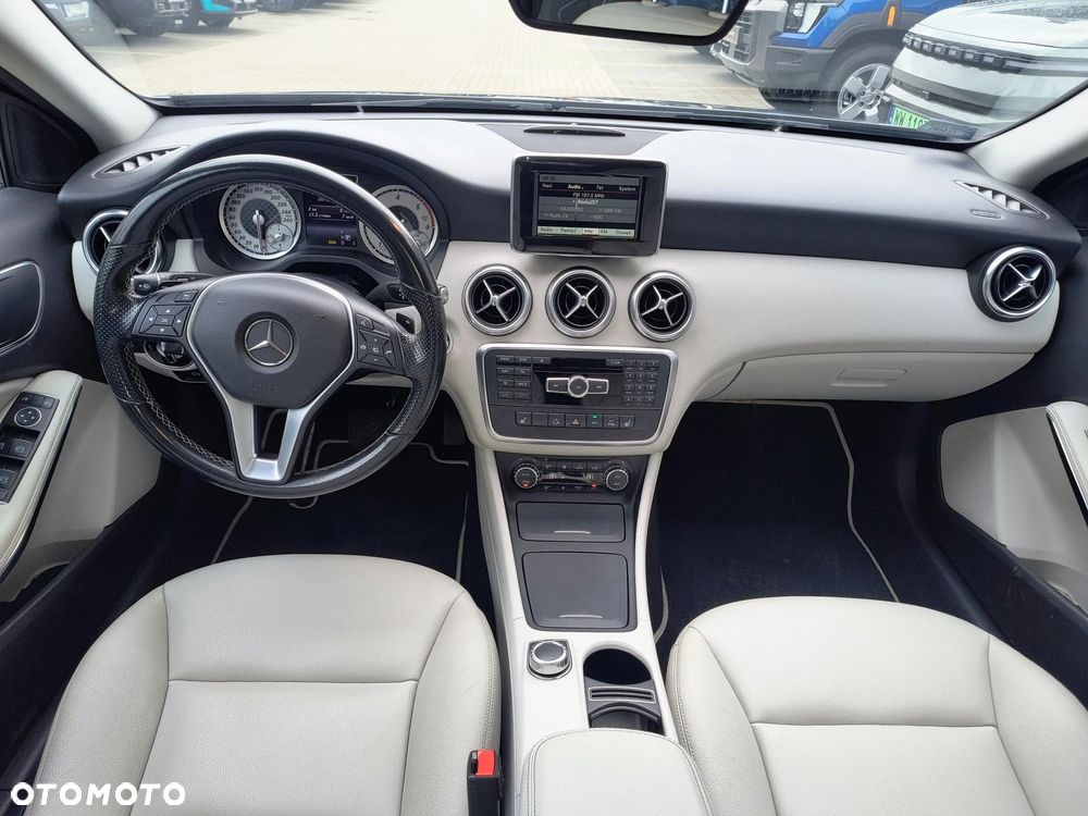 Mercedes-Benz Klasa A 180 d 7G-DCT Urban - 17