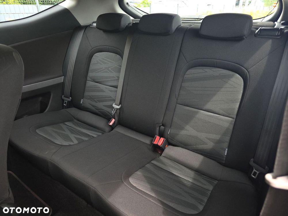 Kia Ceed - 24