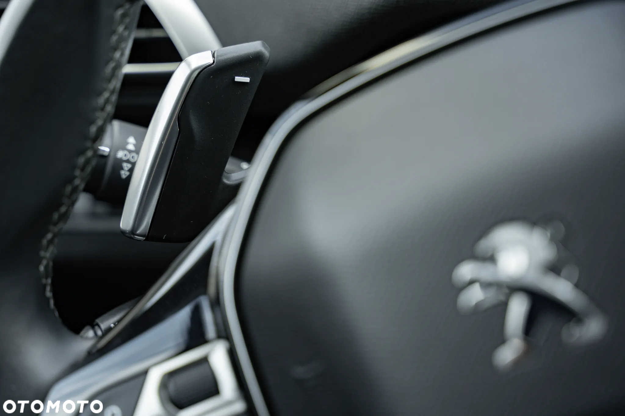 Peugeot 3008 1.5 BlueHDi Allure Pack S&S EAT8 - 22