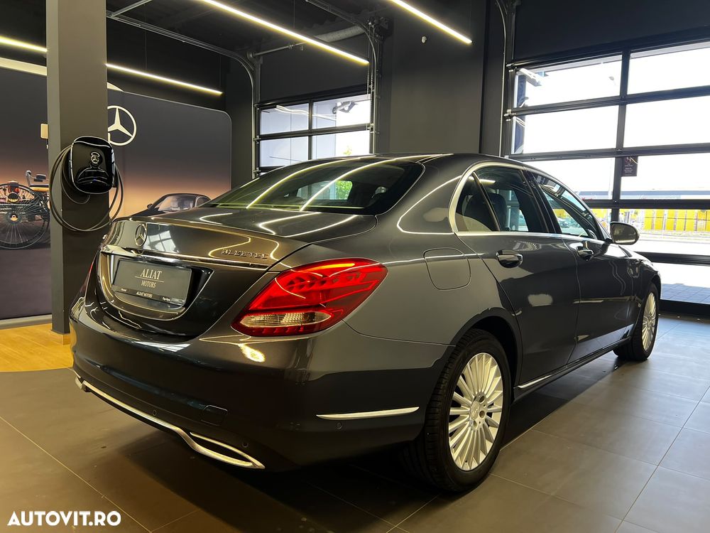 Mercedes-Benz C - 4
